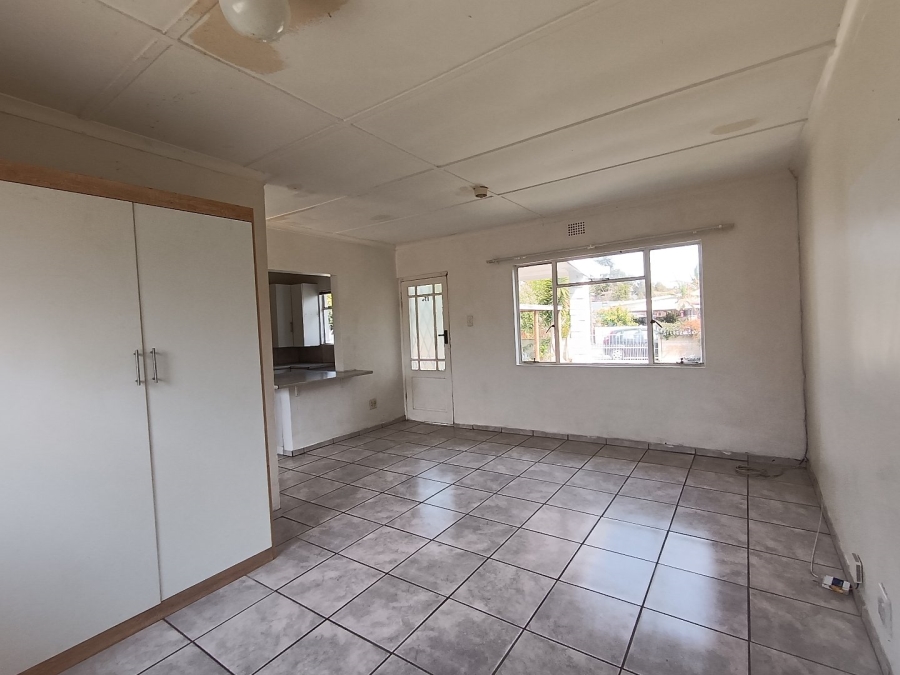 1 Bedroom Property for Sale in Bergsig Western Cape